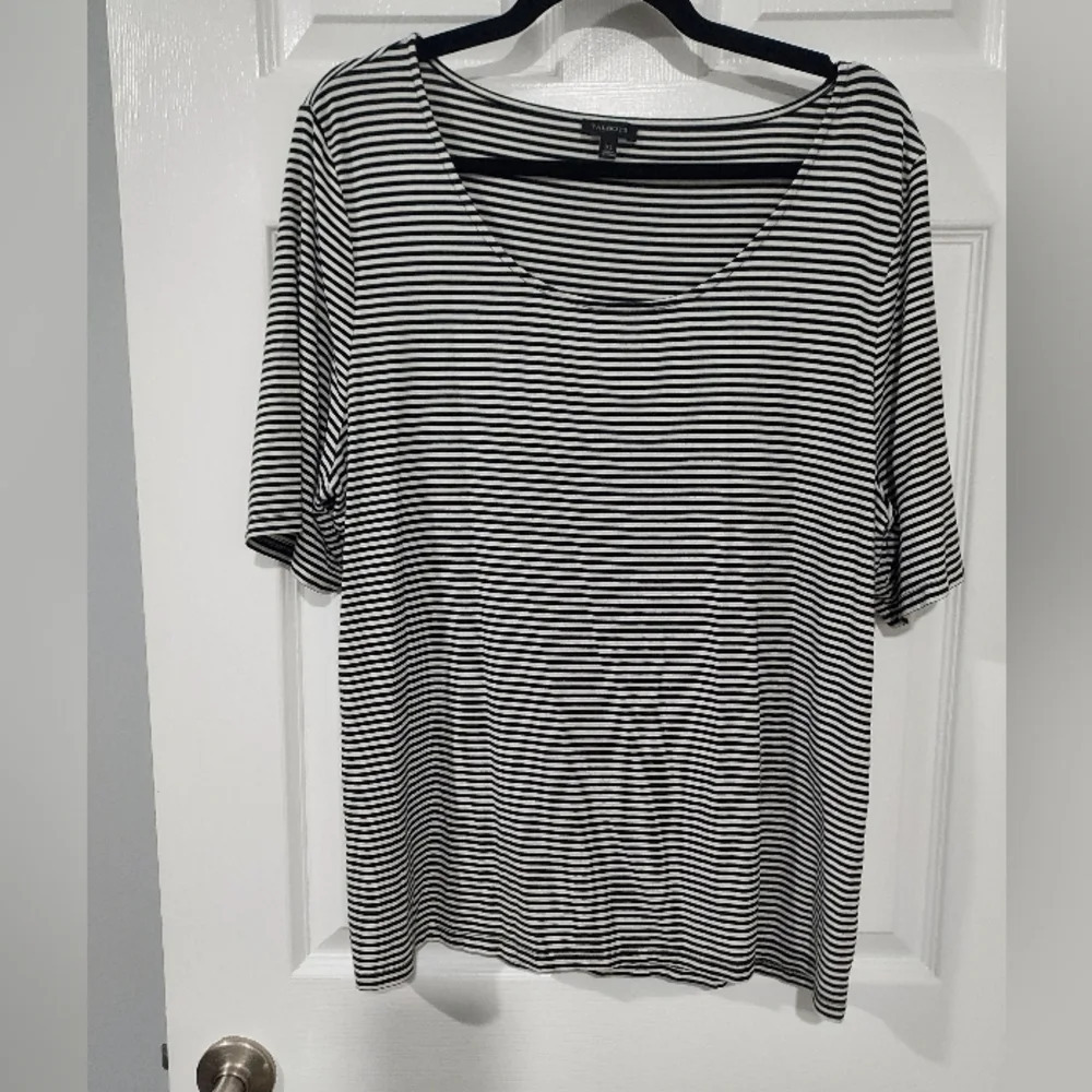Talbots White and Black Striped Short Sleeve Shirt in Size XL